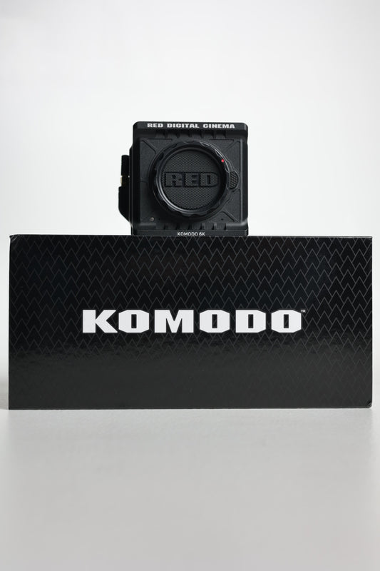 Red KOMODO6KSP/26185 Komodo 6K Starter Pack + Canon Drop-In Mount Adapter + Smallrig Camera Cage, Used