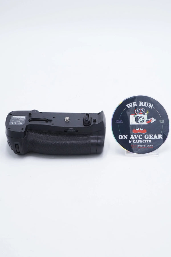 Nikon MBD18-18017 MB-D18 Multi Power Battery Pack, Used - AVC photo video store