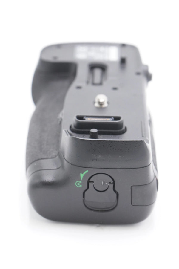 Nikon MBD18-18017 MB-D18 Multi Power Battery Pack, Used - AVC photo video store