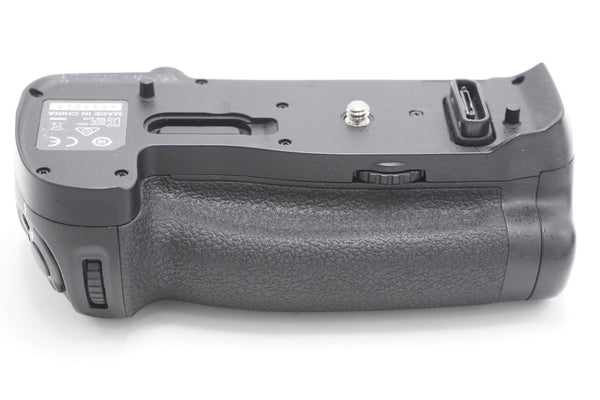 Nikon MBD18-18017 MB-D18 Multi Power Battery Pack, Used - AVC photo video store