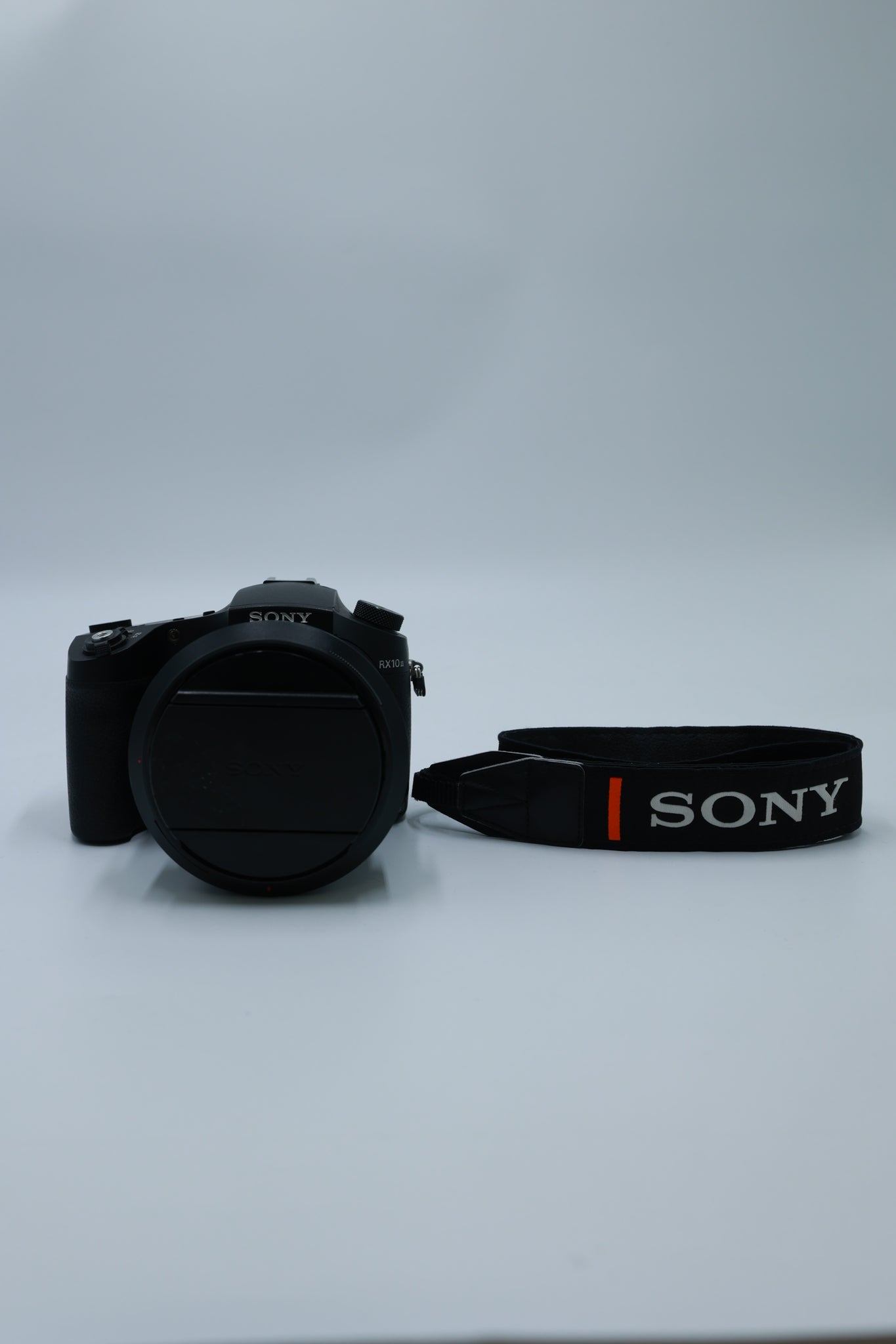 Sony DSCRX10III/0985741 Cybershot Digital Camera, Used (For Parts)