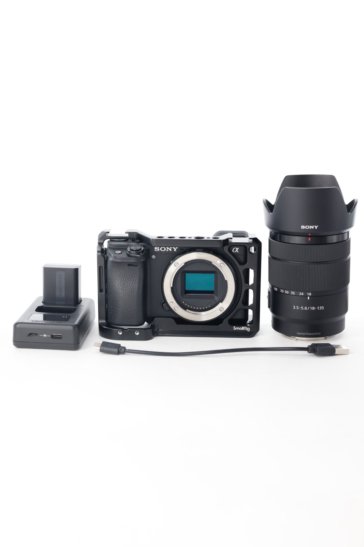 Sony A6400M/3378045, E 18-135mm F/3.5-5.6 OSS Lens + SmallRig Cage 2310, Black, Used