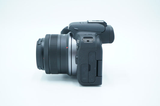Canon EOSR10/1845/00365 EOS R10, RF-S 18-45mm f/4.5-6.3 IS STM Lens Kit, Used