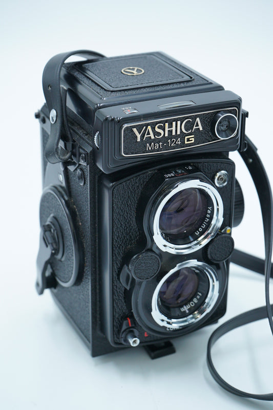 Yashica 124G/85955 Mat-124G 120 Film Camera, Used