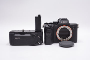 Sony A7IV/6211901 A7 Mark IV Mirrorless Camera + VG-C4EM Grip, Used