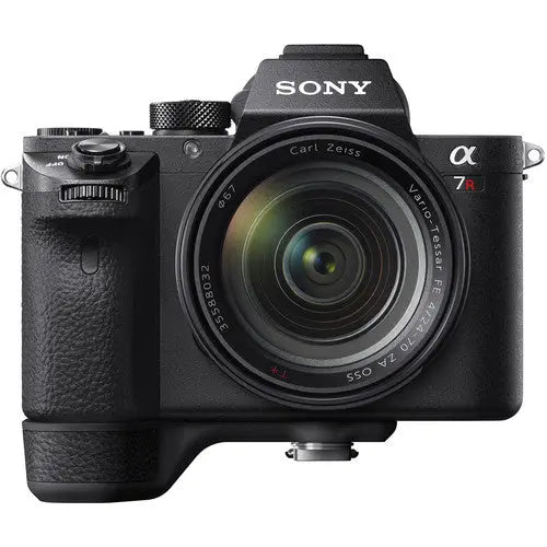 Sony GPX1EM Grip Extension F/A9, A7II, A7RII & A7SII SONY