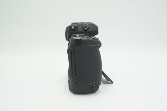 Nikon D1X/17543 D1x Body Only, Used (For Parts)